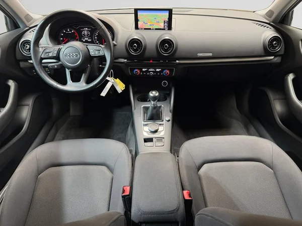 AUDI A3 Sedan (2018) — foto 11 van 15