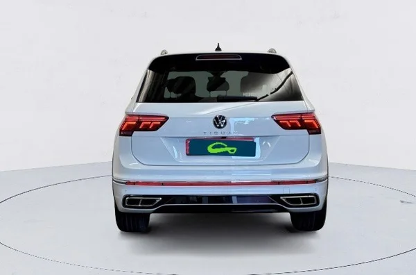 Volkswagen Tiguan (2023) — foto 8 van 14