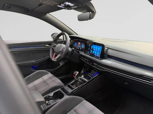 VOLKSWAGEN Golf VIII GTI (2023) — foto 12 van 16