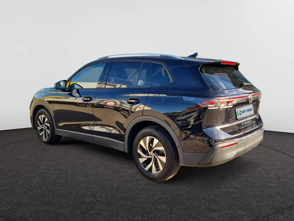 VOLKSWAGEN Tiguan (2024) — foto 17 van 23