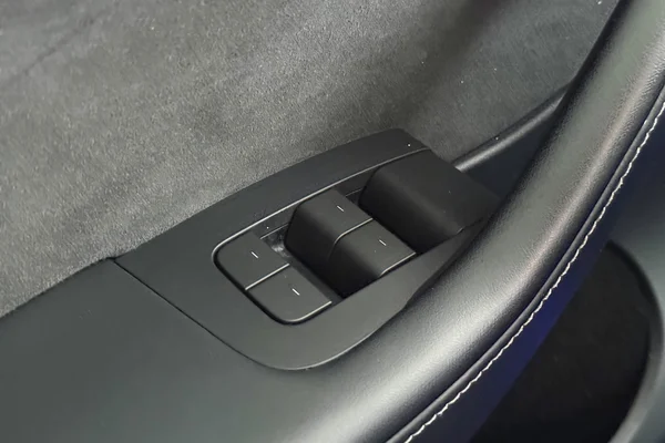 Tesla Model 3 (2023) — foto 2 van 36