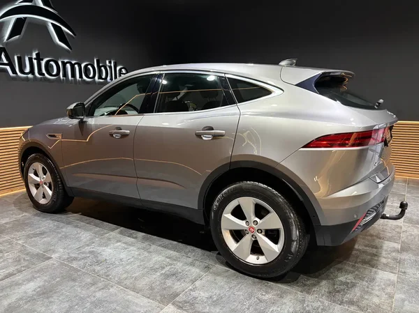 Jaguar E-Pace (2021) — foto 16 van 26