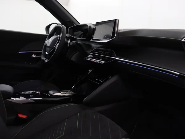 PEUGEOT 2008 (2025) — foto 3 van 27