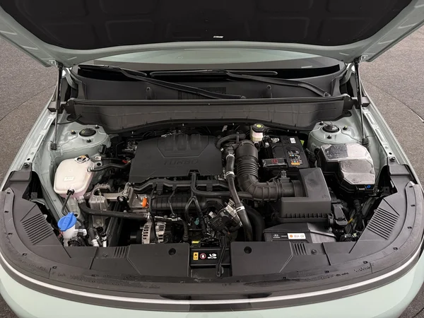 HYUNDAI Kona (2025) — foto 6 van 27