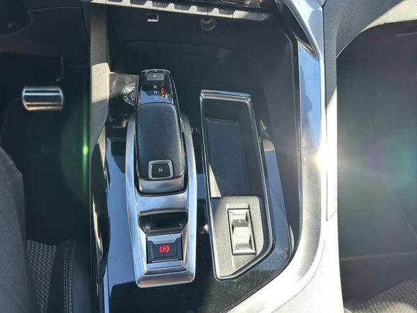 PEUGEOT 5008 Dsl (2022) — foto 16 van 32