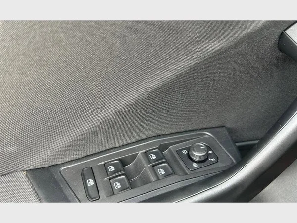 Volkswagen T-Roc (2022) — foto 20 van 29