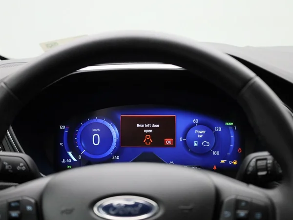 Ford Kuga (2022) — foto 2 van 40