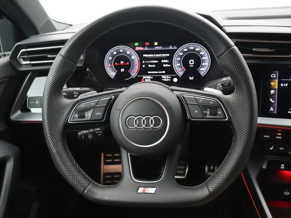 Audi A3 (2025) — foto 2 van 22