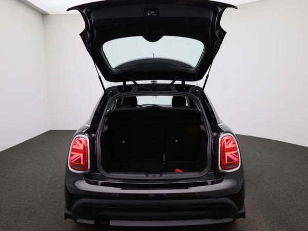 MINI One (2021) — foto 3 van 38