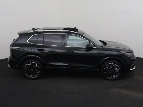 VOLKSWAGEN Tiguan (2025) — foto 31 van 35