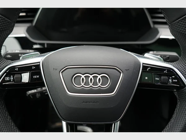 AUDI SQ8 e-tron Sportback (2023) — foto 18 van 31