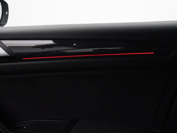 VOLKSWAGEN T-Roc (2021) — foto 14 van 30