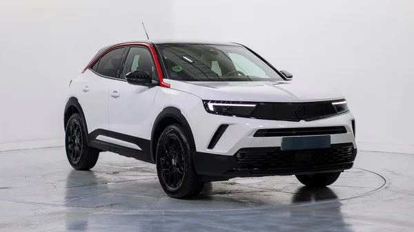 Opel Mokka (2022) — foto 44 van 46