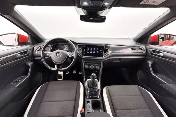 Volkswagen T-Roc (2018) — foto 3 van 29