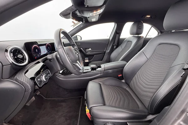 Mercedes-Benz A-Class Sedan PHEV (V177) (2022) — foto 8 van 30