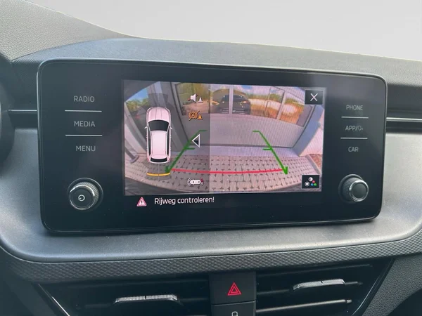 SKODA Kamiq (2021) — foto 4 van 15