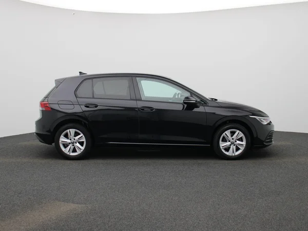 Volkswagen Golf (2021) — foto 33 van 36