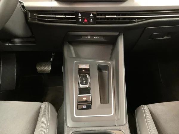 VOLKSWAGEN Golf VIII eHybrid (PHEV) (2025) — foto 3 van 22