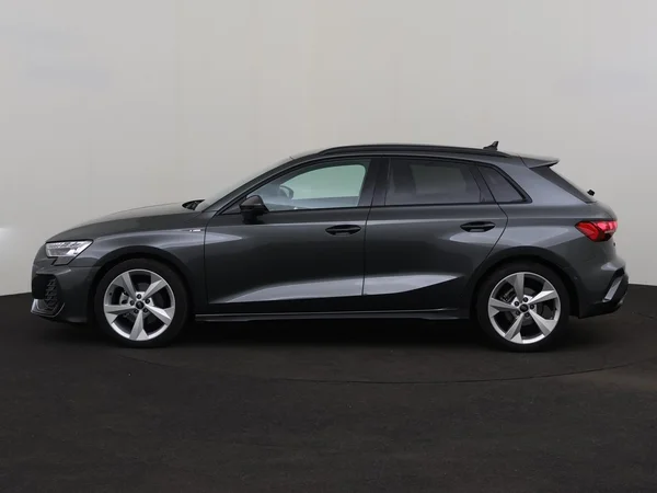 AUDI A3 Sportback (2025) — foto 11 van 18
