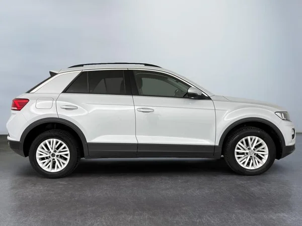 VOLKSWAGEN T-Roc (2019) — foto 12 van 17