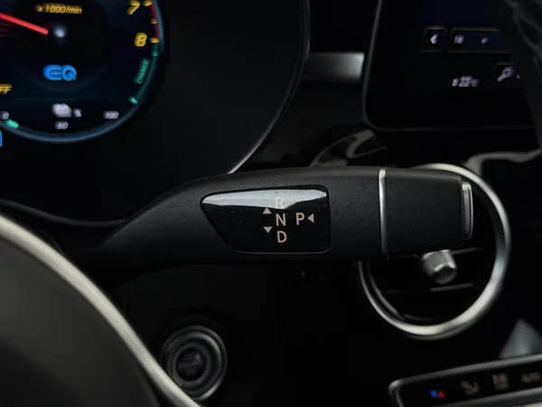 MERCEDES GLC 300 (2021) — foto 4 van 32