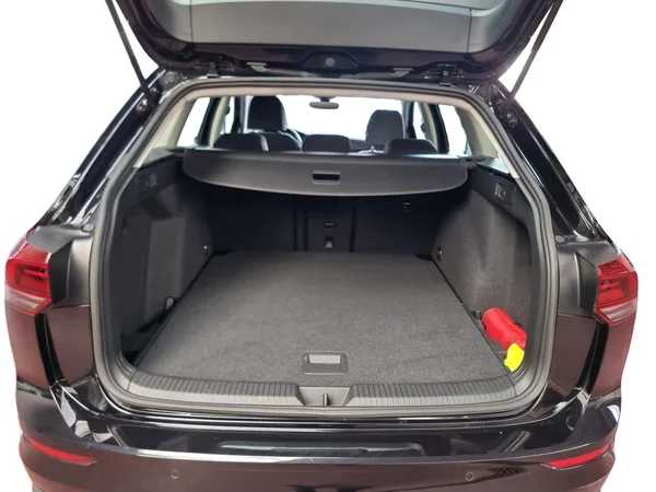 VOLKSWAGEN Golf VIII SW (2023) — foto 14 van 23