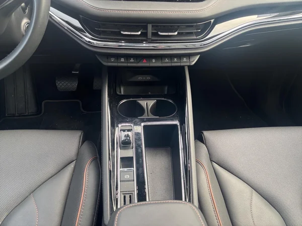 SKODA Enyaq Coupé (2023) — foto 20 van 40