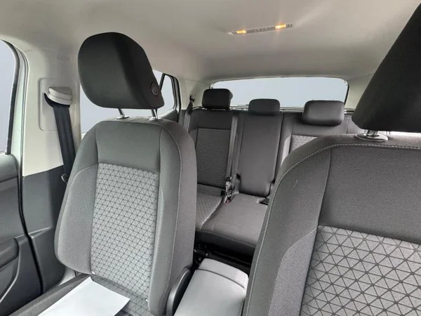VOLKSWAGEN T-Cross (2019) — foto 5 van 26
