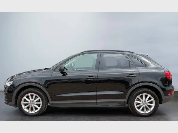 Audi Q3 (2016) — foto 19 van 25