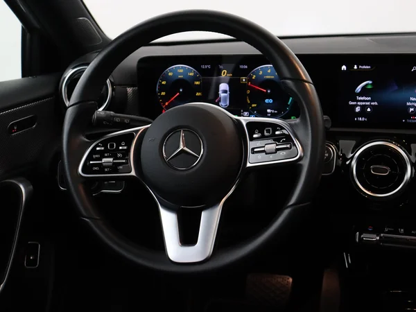 MERCEDES A 250 (2020) — foto 13 van 31