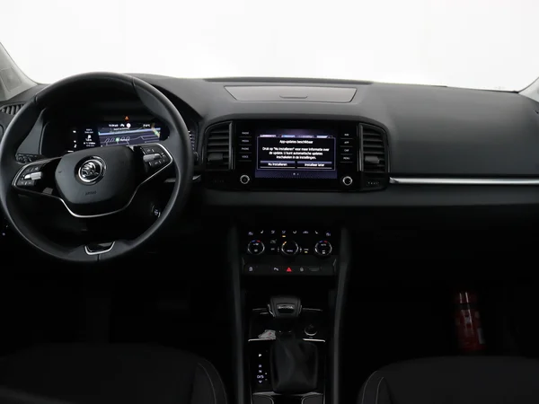 SKODA Karoq (2024) — foto 15 van 18