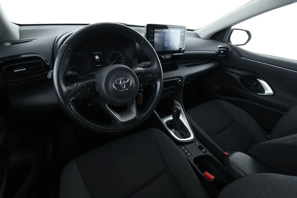 Toyota Yaris (2022) — foto 2 van 16