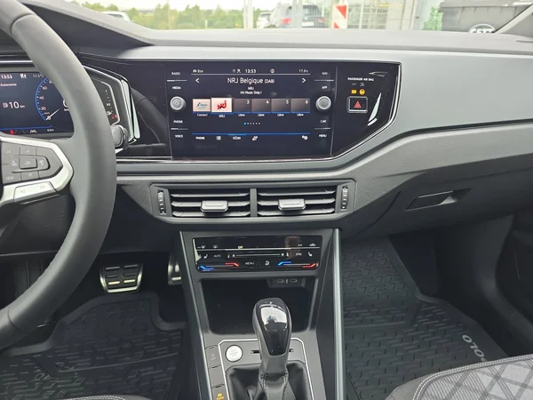 VOLKSWAGEN Polo (2024) — foto 4 van 32