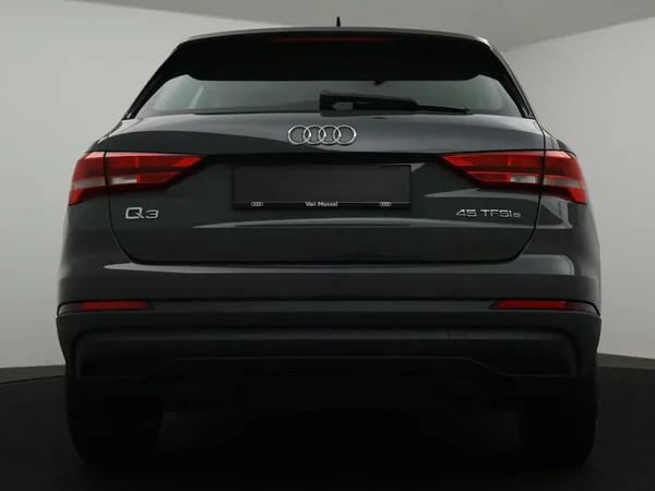 Audi Q3 (2022) — foto 18 van 23