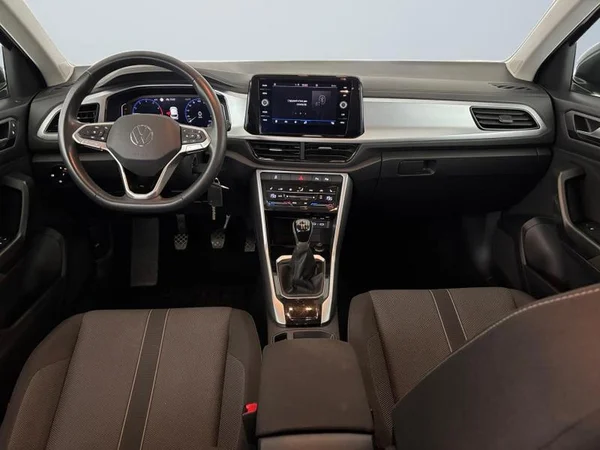VOLKSWAGEN T-Roc (2022) — foto 4 van 26