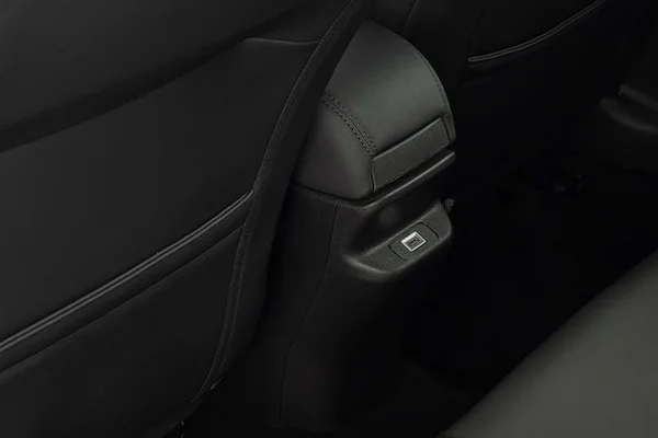 Jeep E-Avenger (2025) — foto 4 van 26