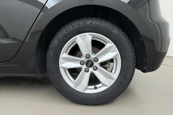 Audi A1 sportback (2023) — foto 19 van 22