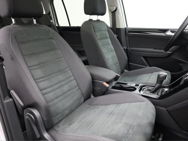 VOLKSWAGEN Touran (2022) — foto 20 van 25