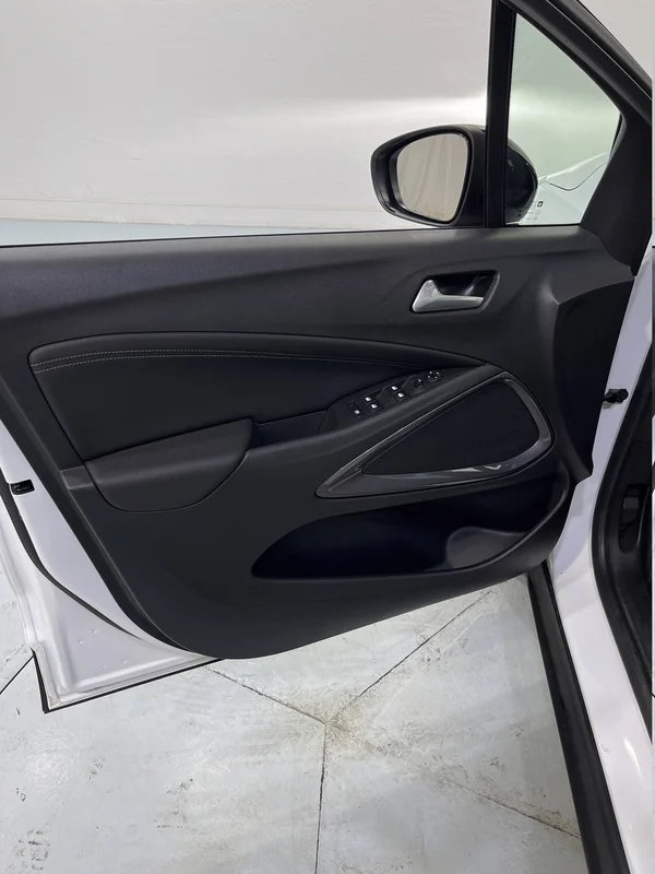 Opel Crossland (2021) — foto 75 van 80