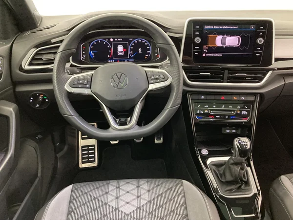 VOLKSWAGEN T-Roc (2025) — foto 13 van 36