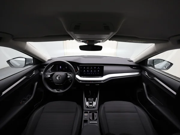 SKODA Octavia Combi (2023) — foto 3 van 18