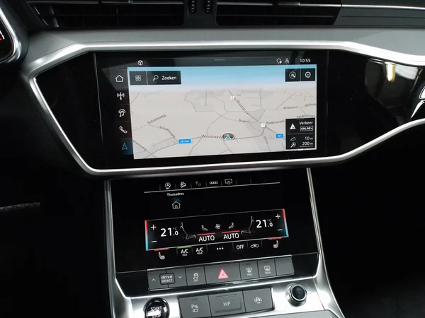 AUDI A6 Allroad Quattro (2024) — foto 2 van 15