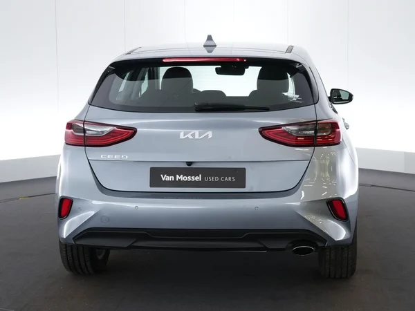 Kia Ceed (2024) — foto 18 van 23