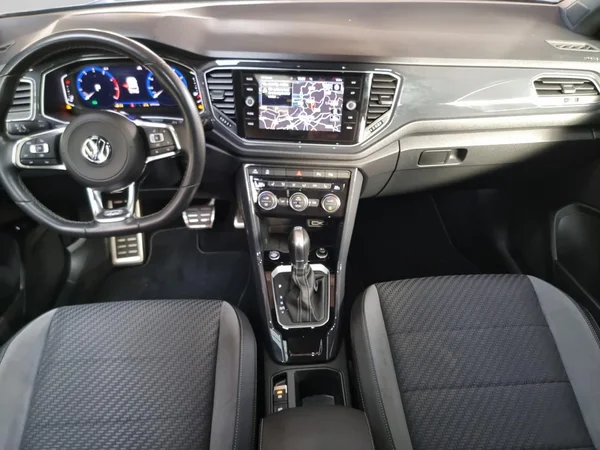 VOLKSWAGEN T-Roc (2019) — foto 3 van 23