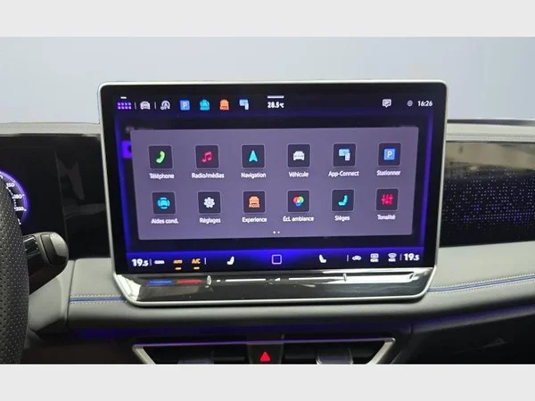 Volkswagen Tiguan (2024) — foto 9 van 30