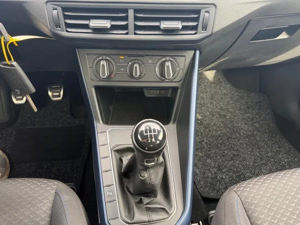 VOLKSWAGEN Polo (2021) — foto 13 van 13