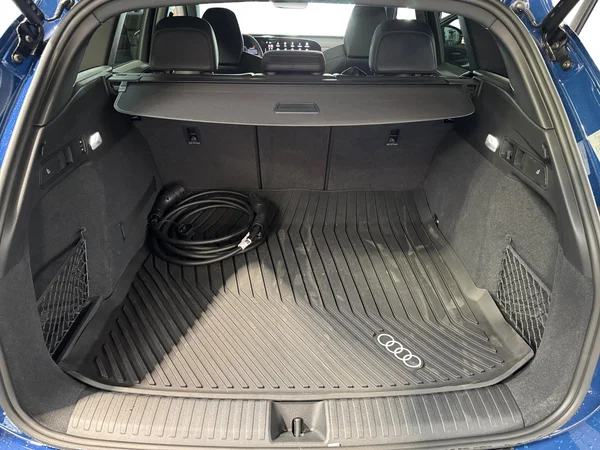 AUDI Q6 e-tron (2025) — foto 13 van 25