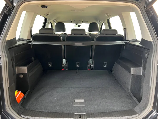 VOLKSWAGEN Touran (2019) — foto 7 van 20