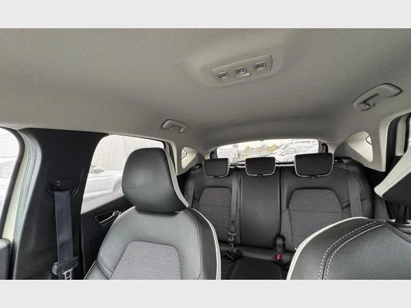 RENAULT Captur (2020) — foto 15 van 24