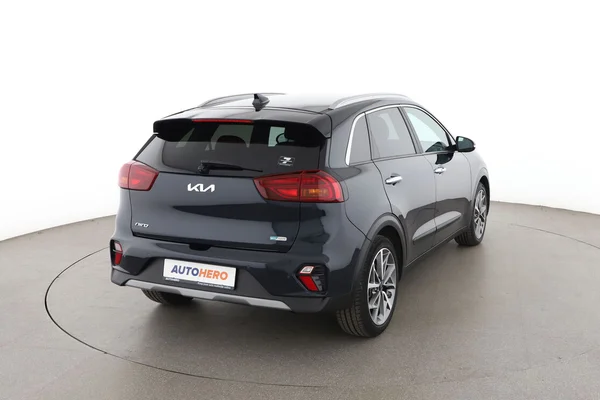 Kia Niro (2021) — foto 12 van 16